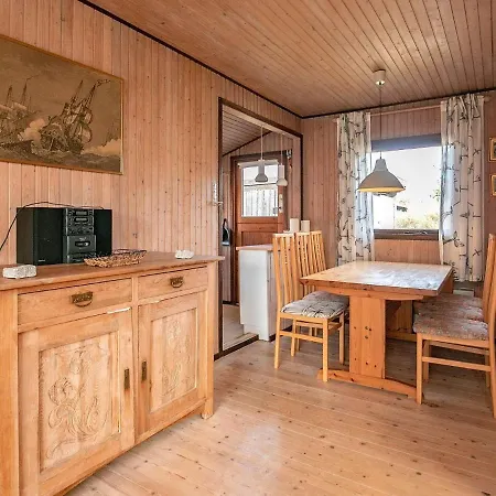 Vibrant Holiday In L Kken With Terrace Сasa de vacaciones